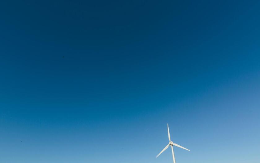 Impianto eolico domestico: guida completa su funzionamento, costi e incentivi | ESG News